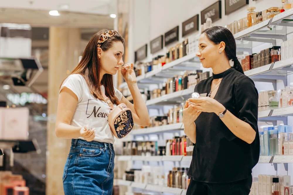 O Segredo das Grandes Marcas: Como a 'Venda Assistida' Pode Triplicar seu Faturamento 3 venda assistida persona